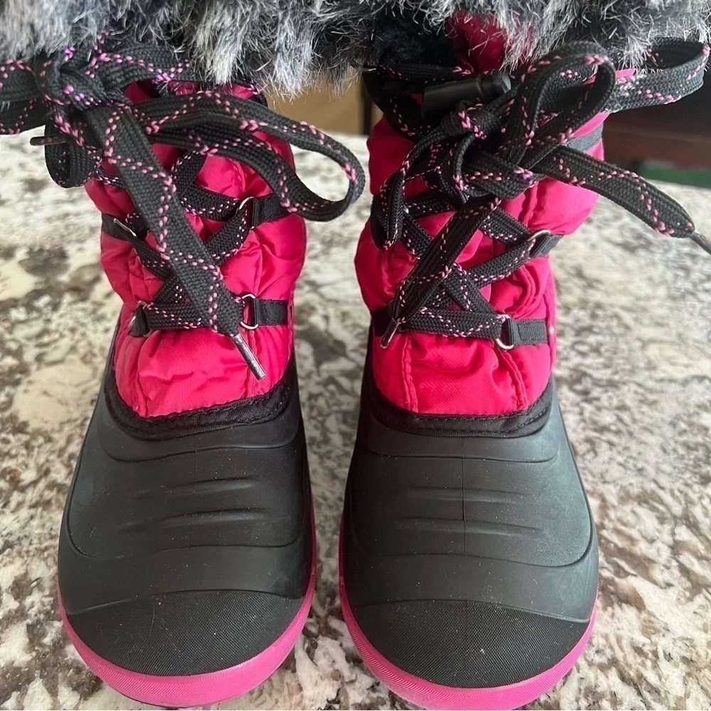 Kamik Youth Sz 4 Snow Boots Pink And Black With Faux Fur Edge Fleece Line